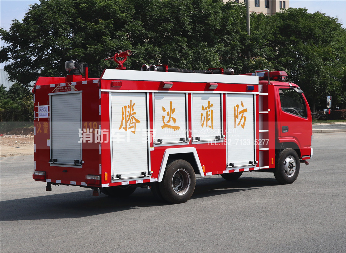 3噸東風福瑞卡單排座泡沫消防車